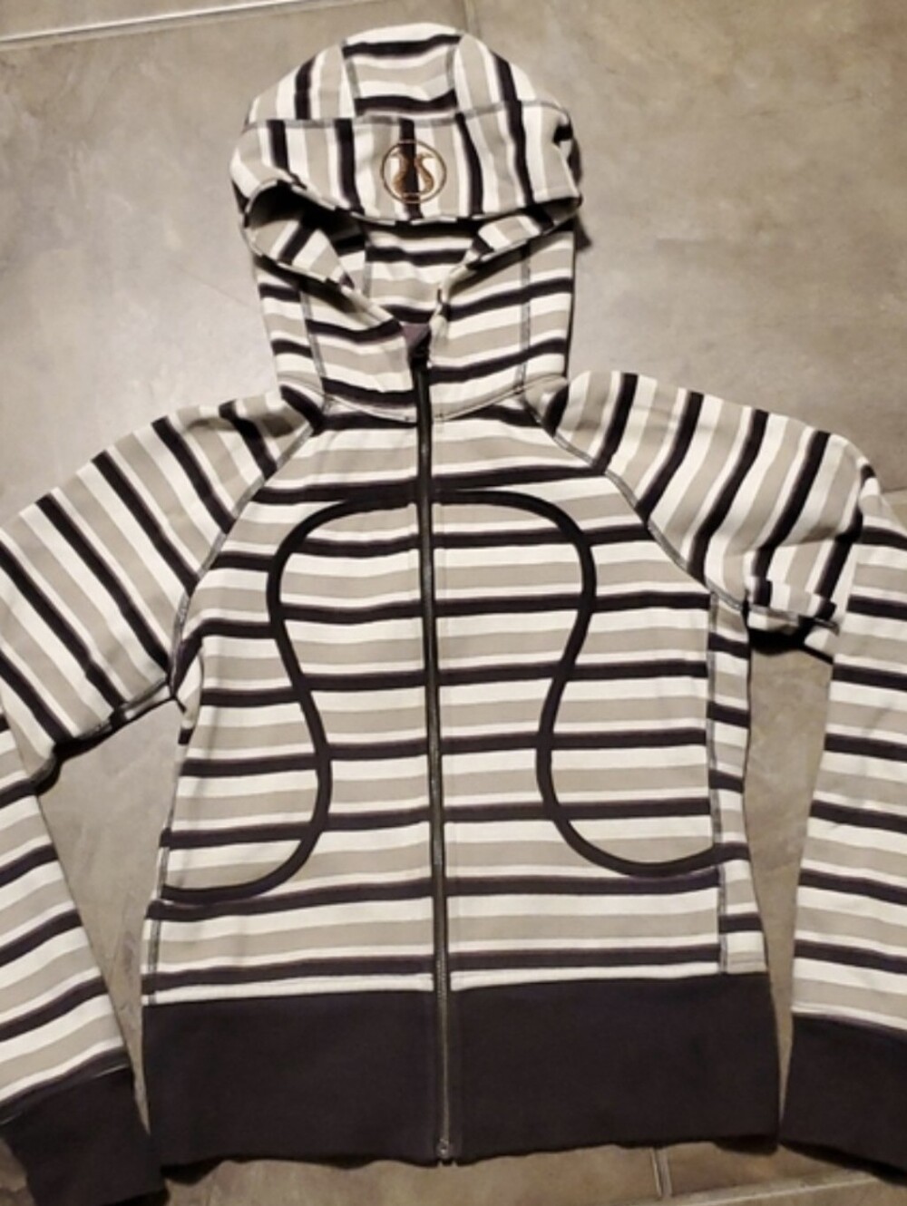 Lulu Hoodie Sz.6